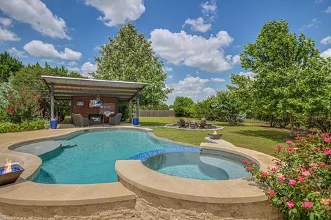 264 Sunny Slope Rd, Liberty Hill, TX 78642