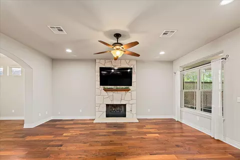 Living - 4900 Sonora Trce, Georgetown, TX 78633 photo 5 of 7