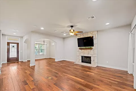 Living - 4900 Sonora Trce, Georgetown, TX 78633 photo 4 of 7