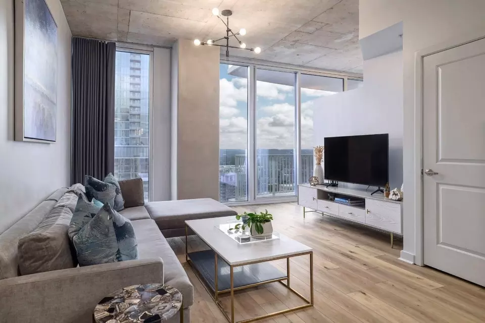 Living - 360 Nueces St #3506, Austin, TX 78701 photo 2 of 5