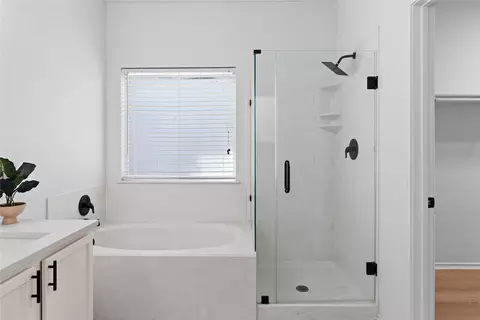 Bath - 381 Tranquility Mtn, Buda, TX 78610 photo 2 of 4