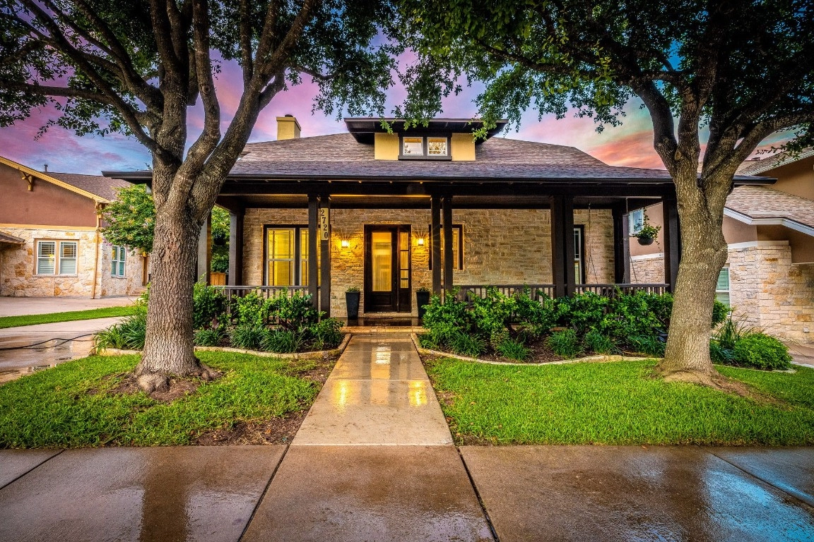 2720 Grand Oaks Loop  