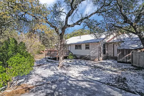 Exterior - 3207 Eanes Circle Cir, Austin, TX 78746 photo 6 of 8