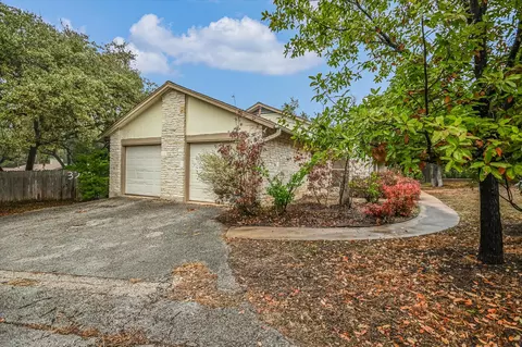 Exterior - 3207 Eanes Circle Cir, Austin, TX 78746 photo 7 of 8