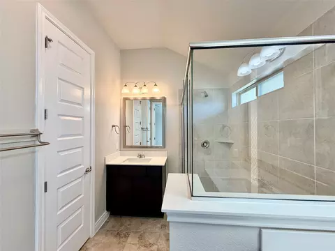 Bath - 199 Tailwind Dr, Kyle, TX 78640 photo 1 of 5