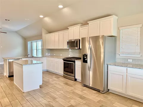 Kitchen - 199 Tailwind Dr, Kyle, TX 78640 photo 4 of 4