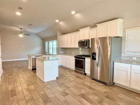 Kitchen - 199 Tailwind Dr, Kyle, TX 78640 photo 2 of 4