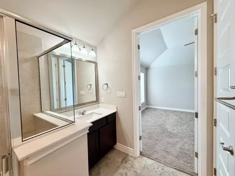 Bath - 199 Tailwind Dr, Kyle, TX 78640 photo 3 of 5
