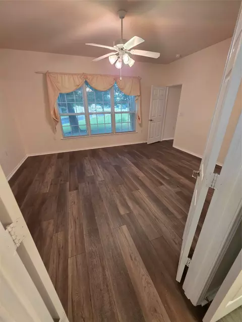 Bedroom - 201 Yosemite Rd, Georgetown, TX 78633 photo 2 of 3