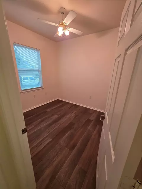 Bedroom - 201 Yosemite Rd, Georgetown, TX 78633 photo 3 of 3