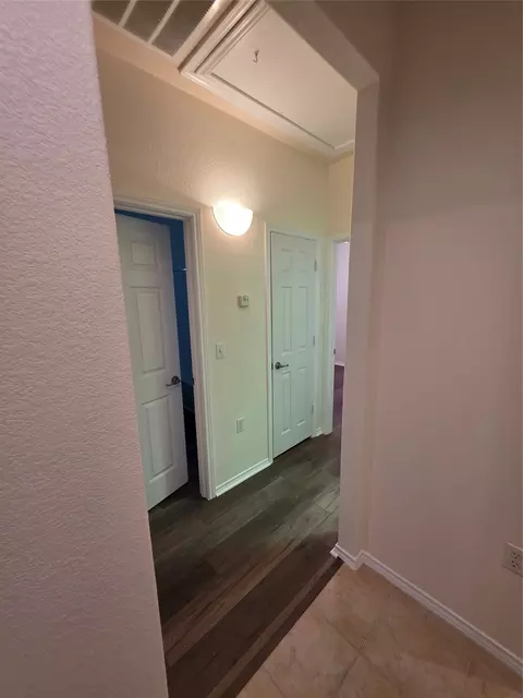 Entry Way - 201 Yosemite Rd, Georgetown, TX 78633 photo 2 of 2