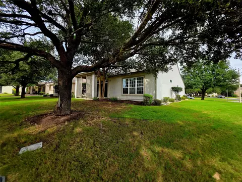Exterior - 201 Yosemite Rd, Georgetown, TX 78633 photo 3 of 6