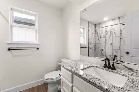 Bath - 2119 Blackhawk Loop, Belton, TX 76513 photo 4 of 4
