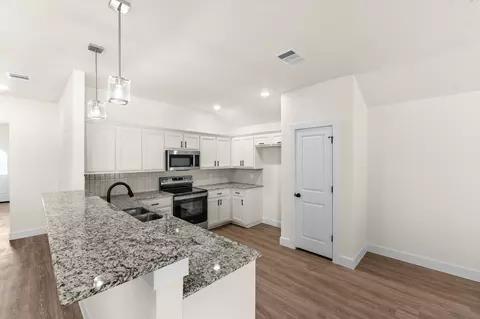Kitchen - 2119 Blackhawk Loop, Belton, TX 76513 photo 1 of 2