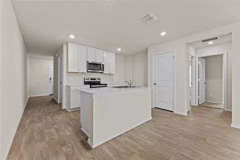 Kitchen - 410 Wild Goose Dr, Luling, TX 78648 photo 3 of 3