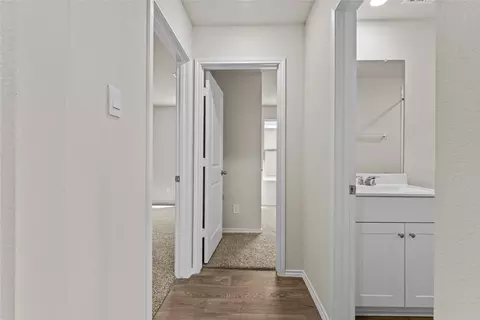 Entry Way - 410 Wild Goose Dr, Luling, TX 78648 photo 2 of 4