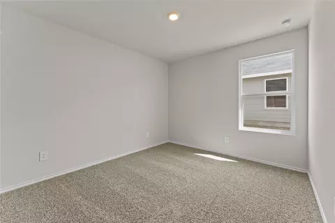Bedroom - 410 Wild Goose Dr, Luling, TX 78648 photo 5 of 6
