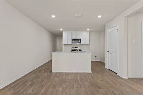 Kitchen - 410 Wild Goose Dr, Luling, TX 78648 photo 2 of 3