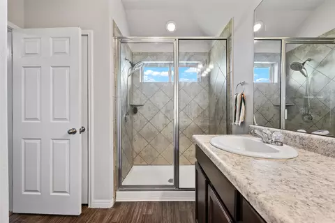 Bath - 204 Lambert St, Leander, TX 78641 photo 2 of 4