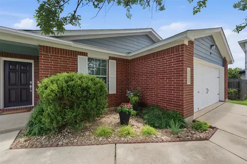 459 Jim Miller Dr, Kyle, TX 78640