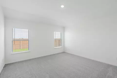 112 Wirepass Crst, Jarrell, TX 76537 photo 4