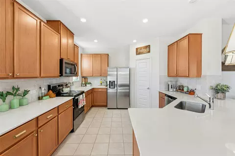 Kitchen - 2001 Saskatoon St, Georgetown, TX 78626 photo 3 of 5