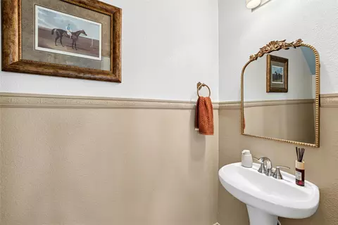 Bath - 2001 Saskatoon St, Georgetown, TX 78626 photo 1 of 5