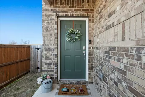 Entry Way - 2001 Saskatoon St, Georgetown, TX 78626 photo 1 of 3