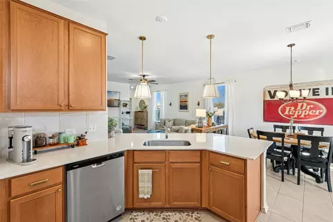 Kitchen - 2001 Saskatoon St, Georgetown, TX 78626 photo 4 of 5