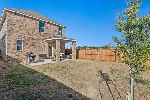 Exterior - 2001 Saskatoon St, Georgetown, TX 78626 photo 3 of 4