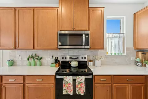 Kitchen - 2001 Saskatoon St, Georgetown, TX 78626 photo 5 of 5