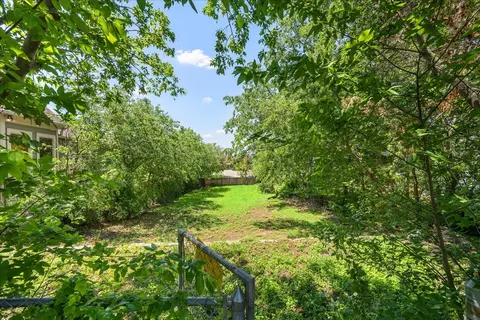1205 E 8th St, Austin, TX 78702 photo 2