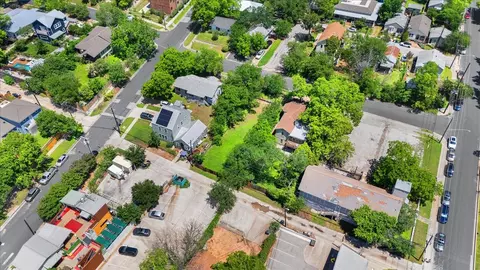 1205 E 8th St, Austin, TX 78702 photo 9