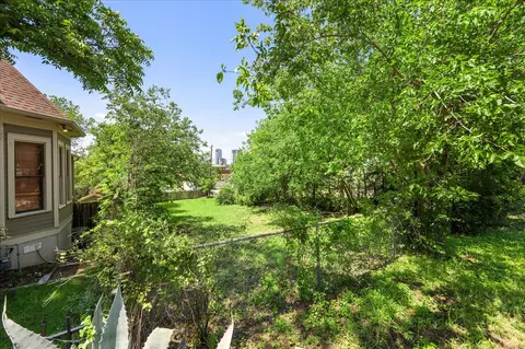 1205 E 8th St, Austin, TX 78702 photo 4