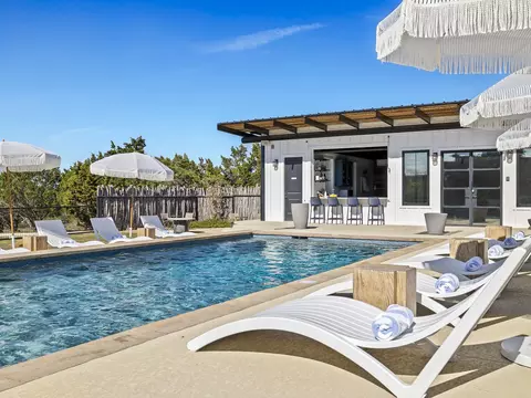 1293 Harmon Hills Rd, Dripping Springs, TX 78620