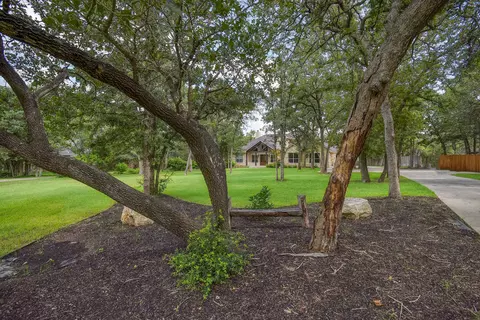 Exterior - 115 Pine Point Cv, Elgin, TX 78621 photo 2 of 7
