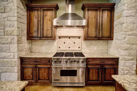 Kitchen - 115 Pine Point Cv, Elgin, TX 78621 photo 4 of 5