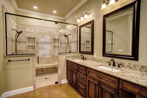 Bath - 115 Pine Point Cv, Elgin, TX 78621 photo 2 of 4