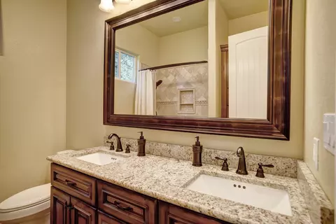 Bath - 115 Pine Point Cv, Elgin, TX 78621 photo 3 of 4