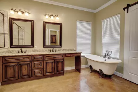 Bath - 115 Pine Point Cv, Elgin, TX 78621 photo 1 of 4