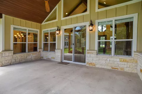Exterior - 115 Pine Point Cv, Elgin, TX 78621 photo 5 of 7