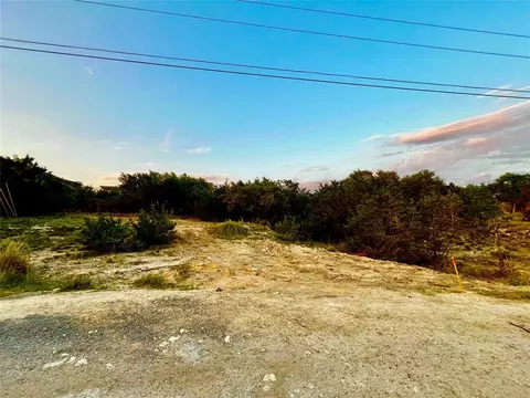 17612 Village Dr, Dripping Springs, TX 78620