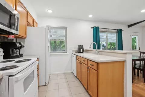 Kitchen - 8911 Pointer Ln, Austin, TX 78758 photo 2 of 2