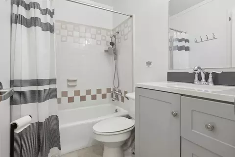 Bath - 8911 Pointer Ln, Austin, TX 78758 photo 3 of 3