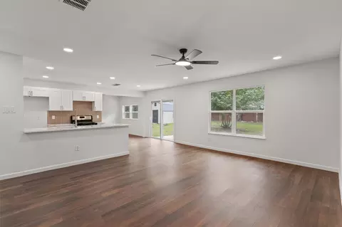 Living - 710 Ruby Isle Dr, Leander, TX 78641 photo 2 of 4