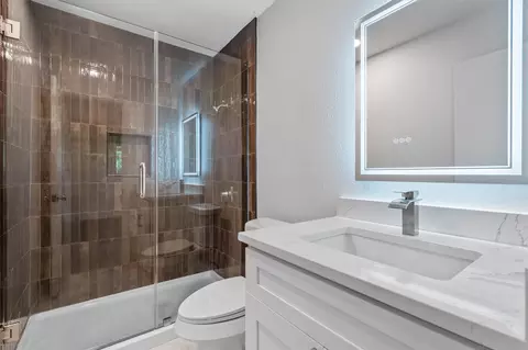 Bath - 710 Ruby Isle Dr, Leander, TX 78641 photo 1 of 4