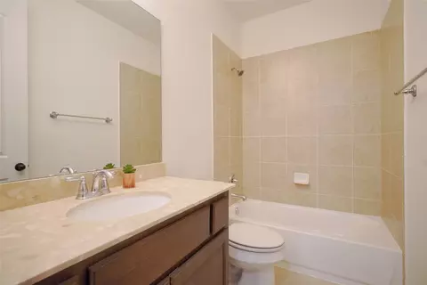 Bath - 2301 Yaupon Range Dr, Leander, TX 78641 photo 4 of 4