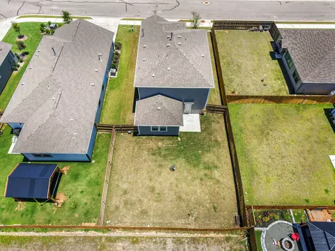 View/Area - 148 Hidalgo Ln, Elgin, TX 78621 photo 3 of 4
