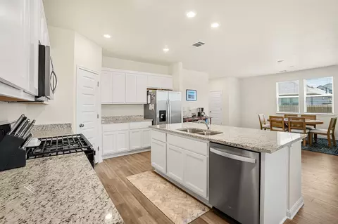 Kitchen - 148 Hidalgo Ln, Elgin, TX 78621 photo 2 of 4