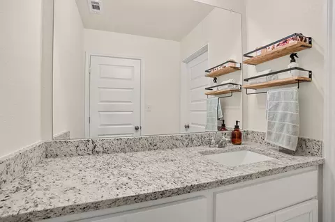 Bath - 148 Hidalgo Ln, Elgin, TX 78621 photo 2 of 3